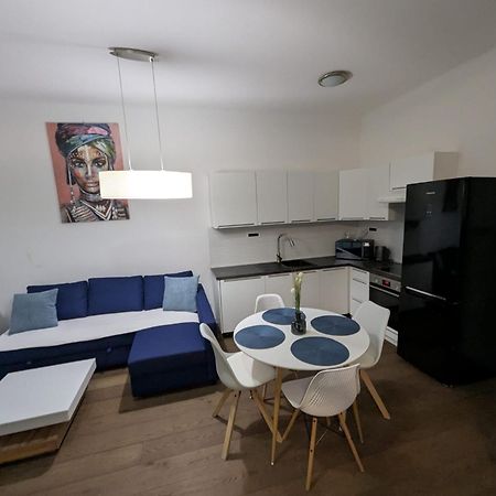 Fantabulous Downtown Abode W King Bed, 65" Tv, Washer And Tumble Dryer ザグレブ エクステリア 写真
