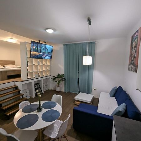 Fantabulous Downtown Abode W King Bed, 65" Tv, Washer And Tumble Dryer ザグレブ エクステリア 写真