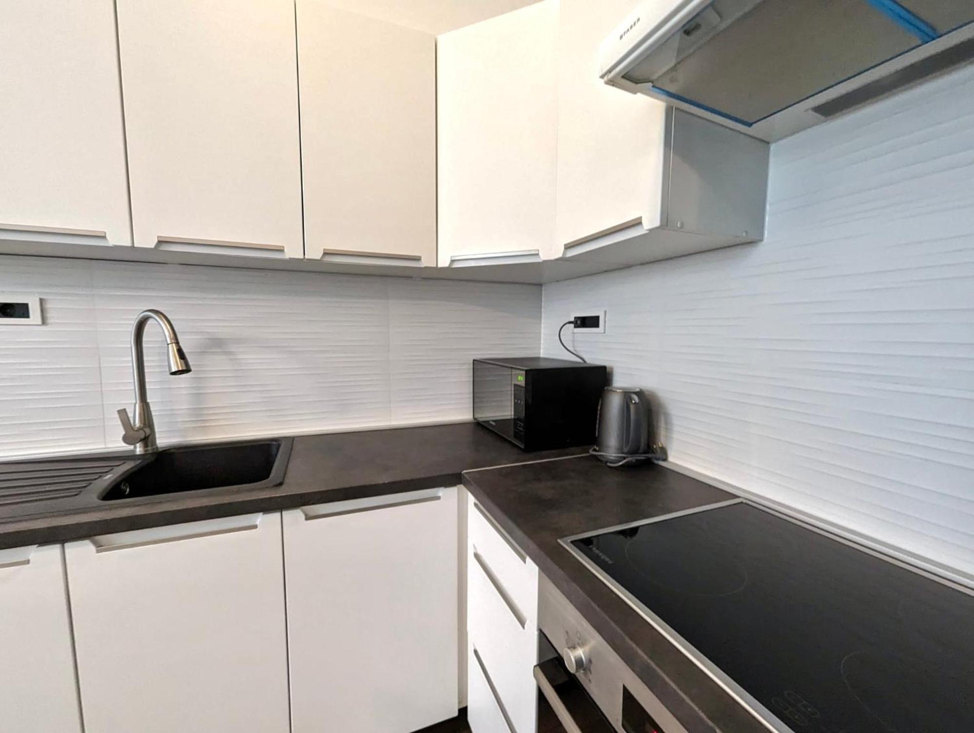 Fantabulous Downtown Abode W King Bed, 65" Tv, Washer And Tumble Dryer ザグレブ エクステリア 写真