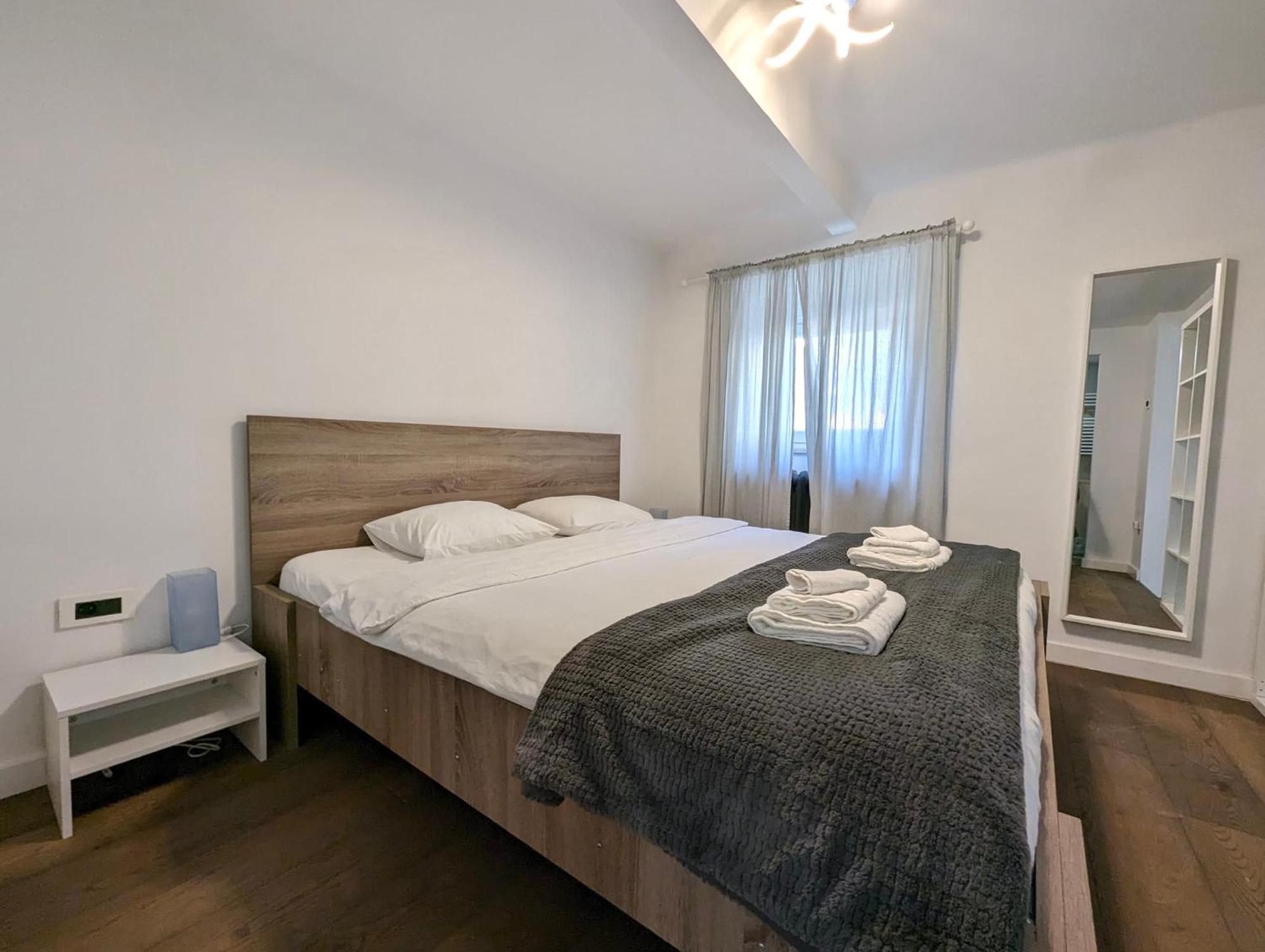 Fantabulous Downtown Abode W King Bed, 65" Tv, Washer And Tumble Dryer ザグレブ エクステリア 写真